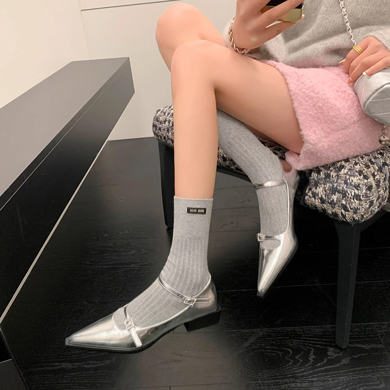 尖头通勤玛丽珍鞋低跟春季单鞋玛丽珍女鞋小众法式