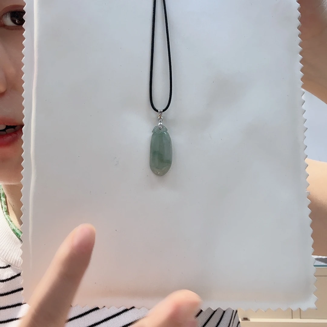 颈饰未镶嵌翡翠福瓜 小包容