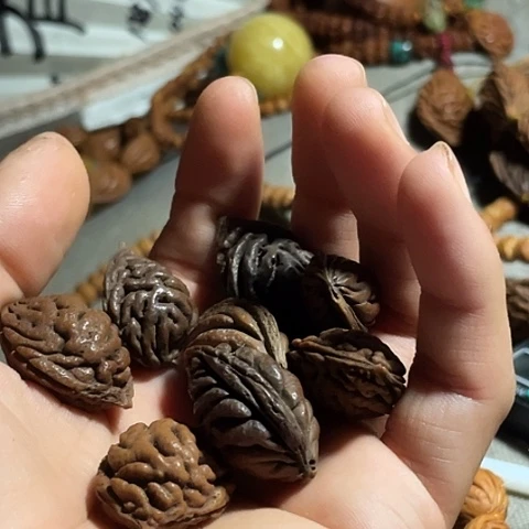 抹***藜碧桃核小尺寸肌肉手串