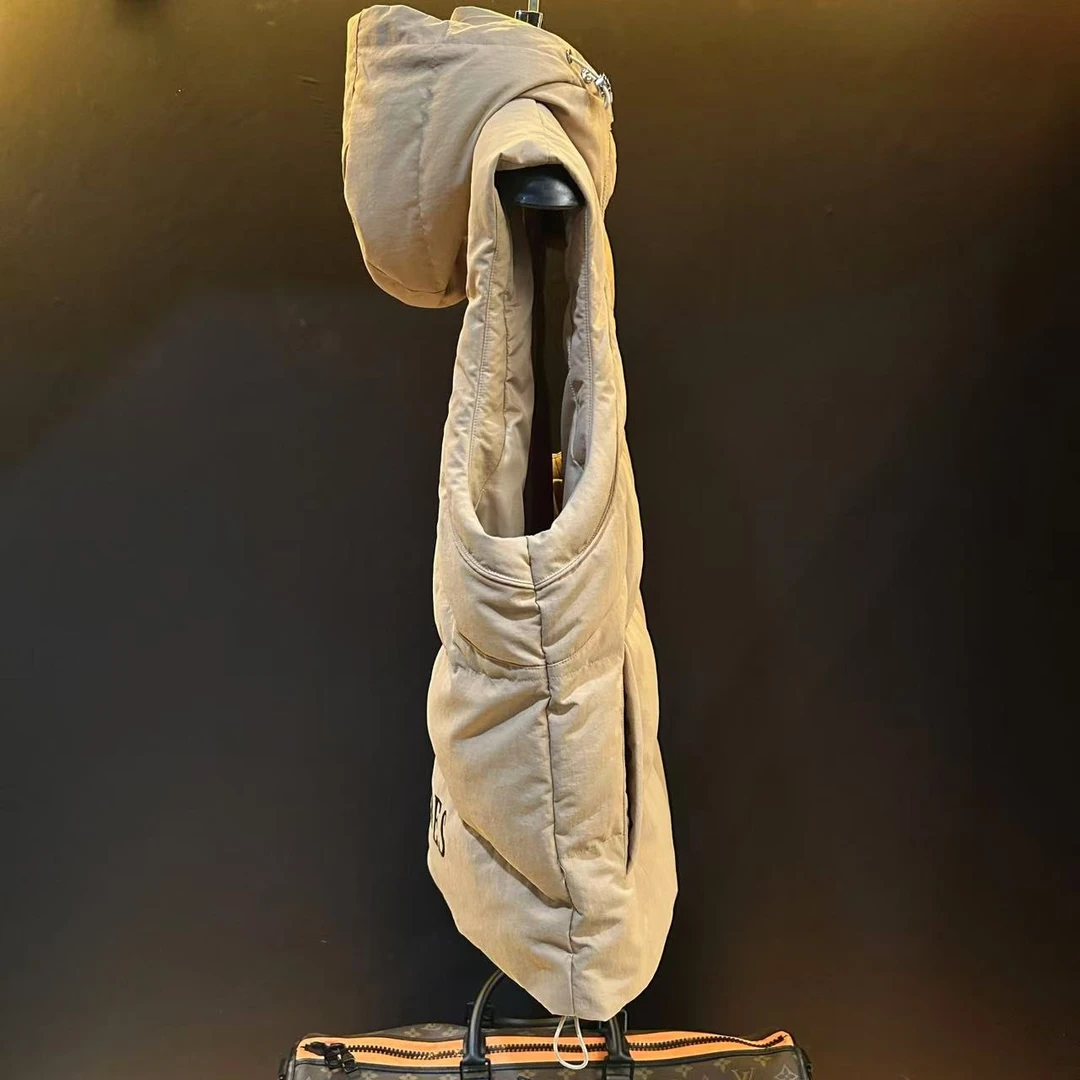 【麦麦专属】男女同款 高奢老钱风 刺绣连帽鸭绒马甲-M7707