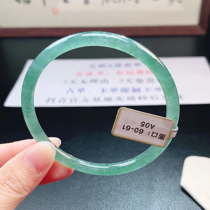 翡翠未镶嵌手镯翡翠手镯33