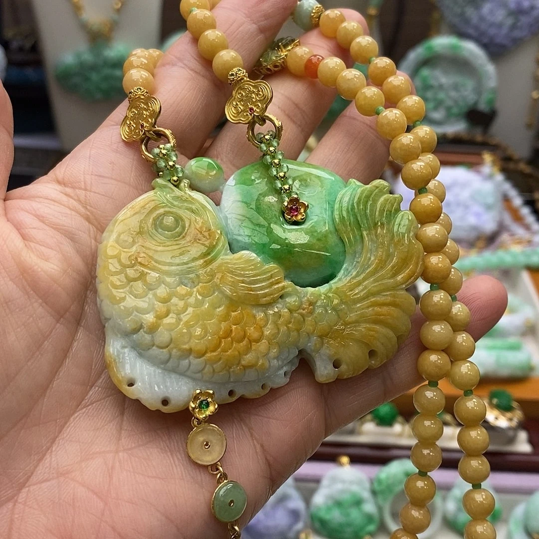 翡翠未镶嵌颈饰吊坠