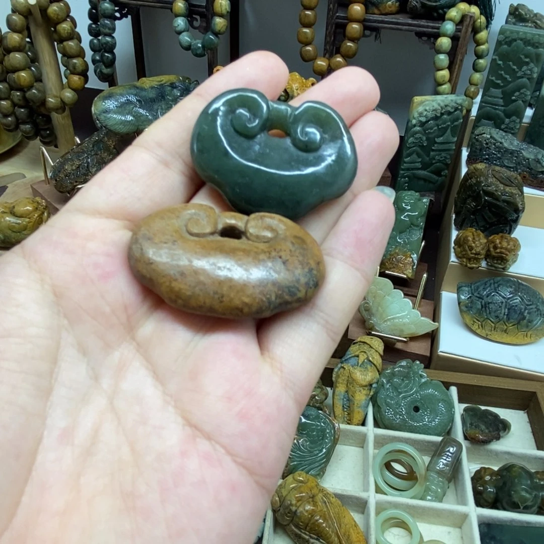 岫岩河磨玉（透闪石质玉）未镶嵌把件