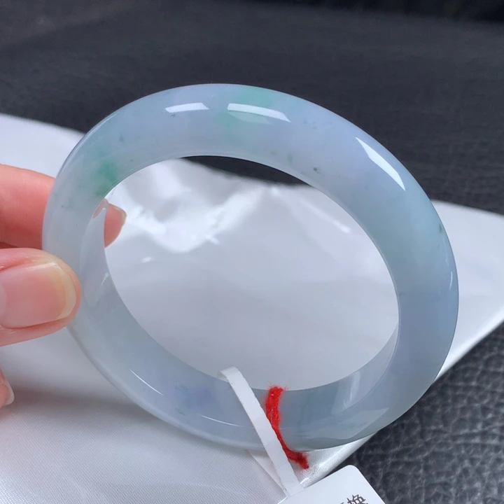 翡翠未镶嵌手镯