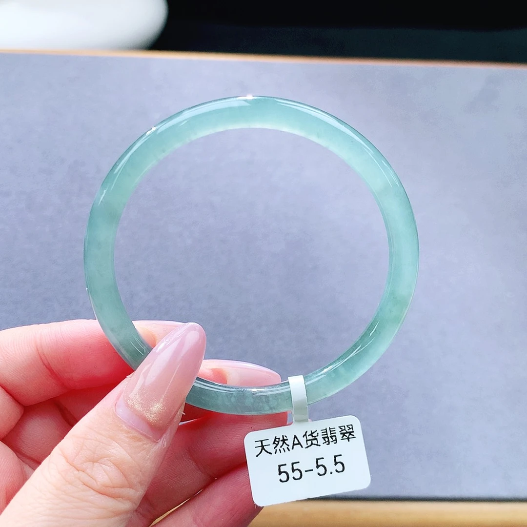 未镶嵌手镯（圆镯）翡翠