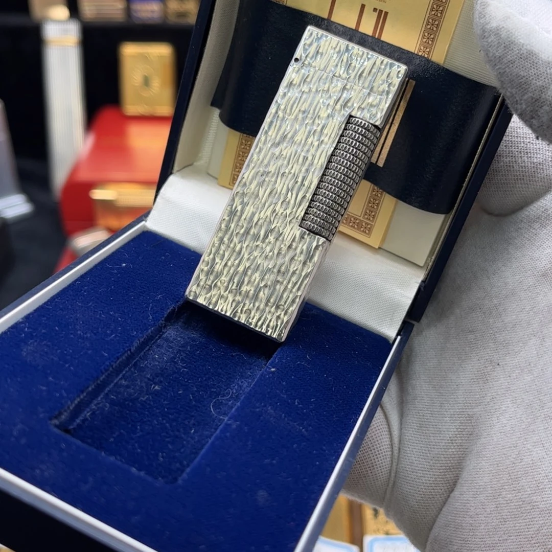 小***龙登四代精品镀银陨石坑