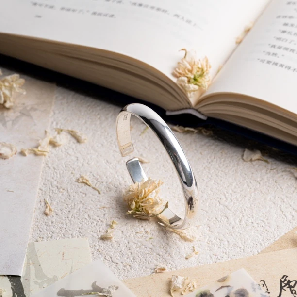 足银手镯 光面泥鳅背丨足银手镯999丨镶嵌设计33.6g