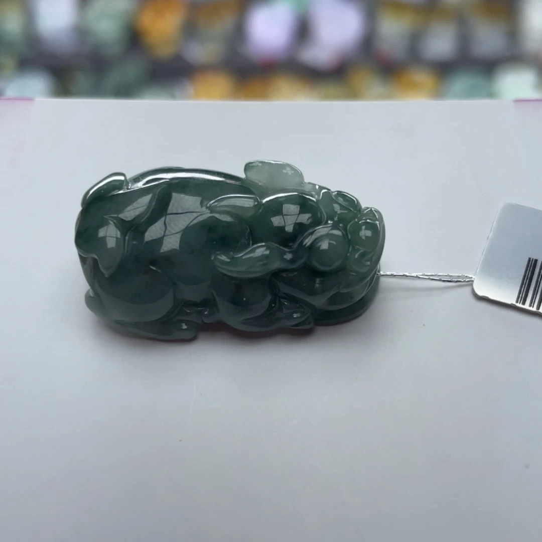 翡翠颈饰未镶嵌貔貅