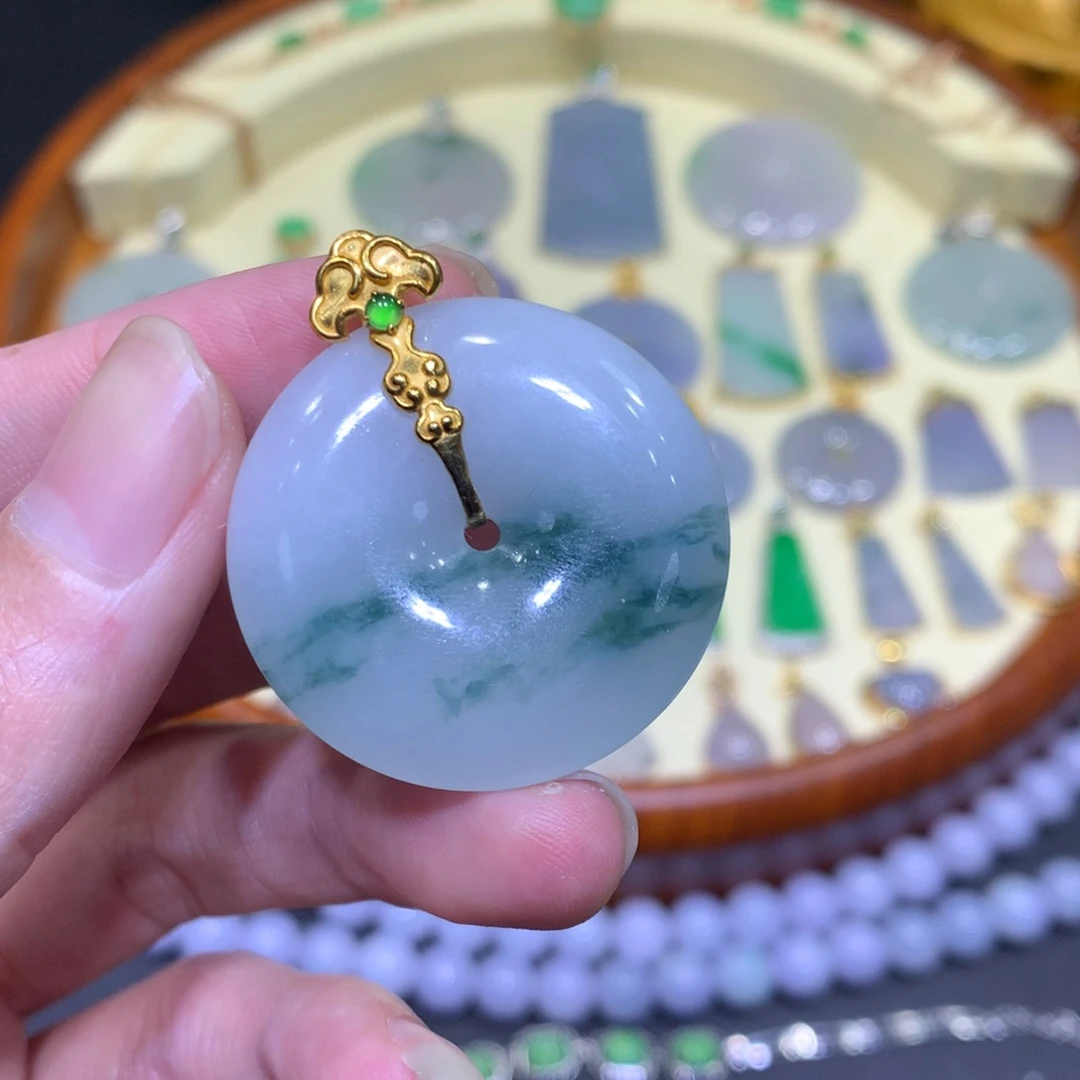 翡翠吊坠(不含链)18K金镶嵌