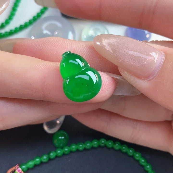 翡翠裸石17.62-13.58-5.25