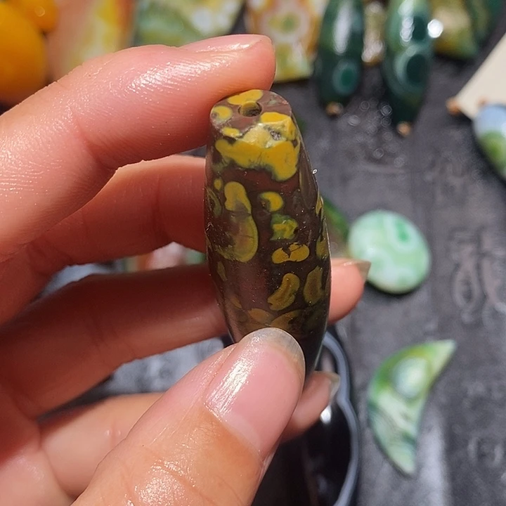逍***遥玛瑙/玉髓合金颈饰