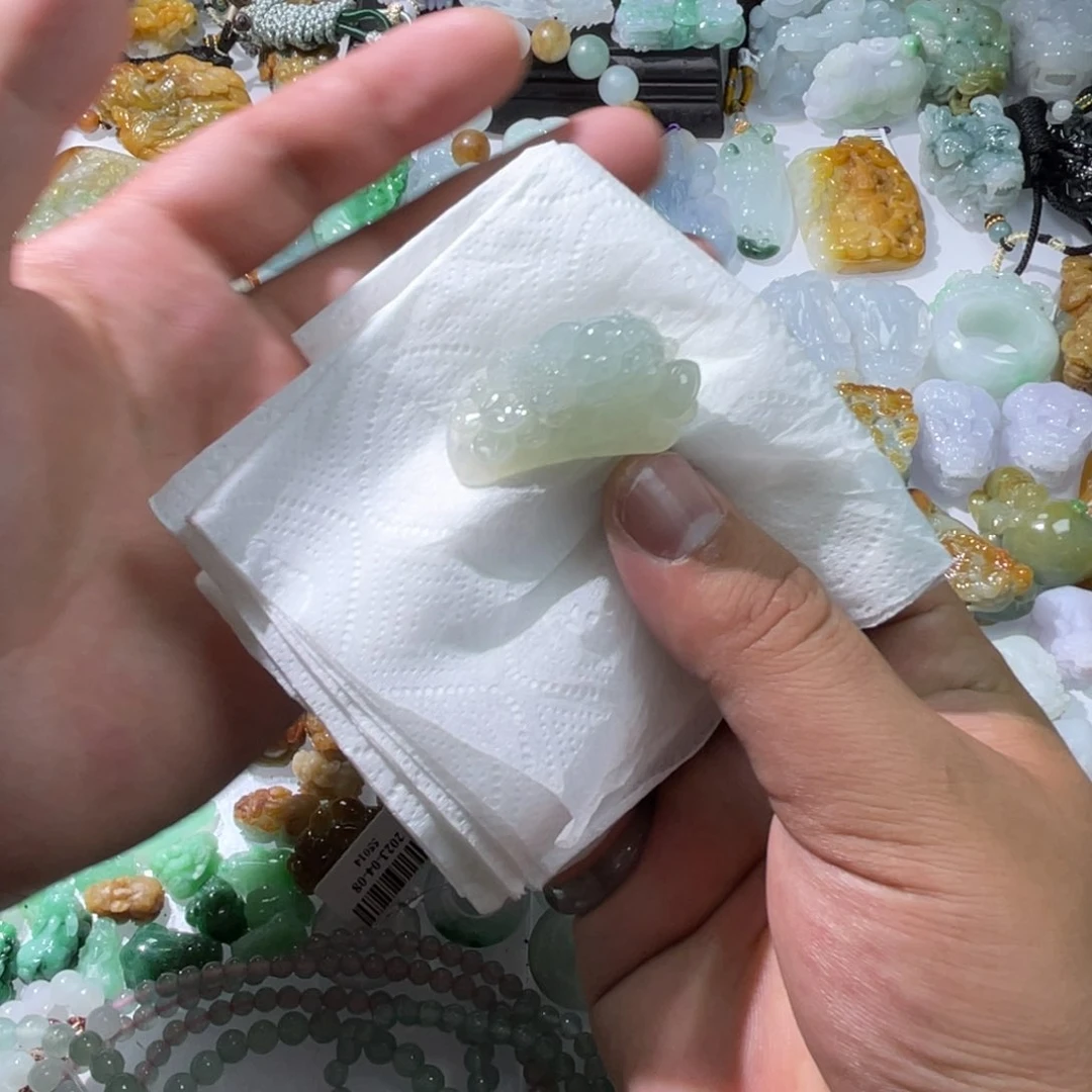 翡翠颈饰未镶嵌天然