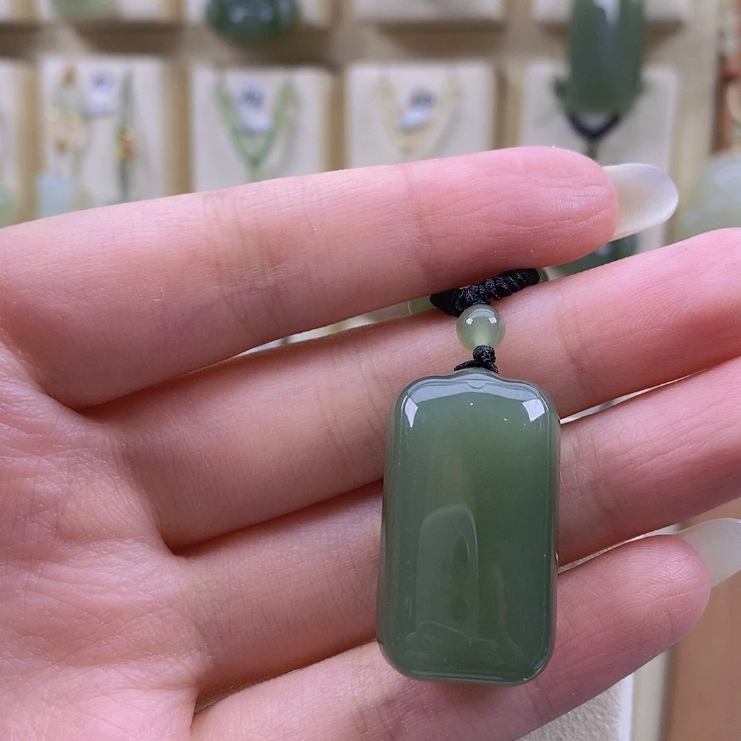 我****颈饰未镶嵌和田玉