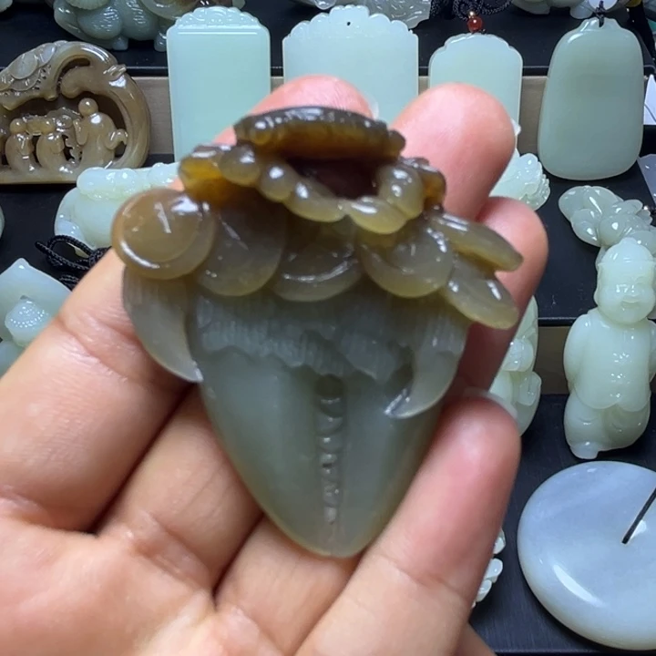 和田玉未镶嵌颈饰