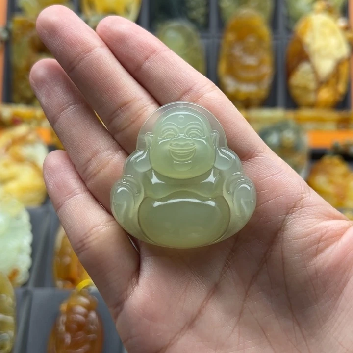菩***心蛇纹石玉未镶嵌颈饰