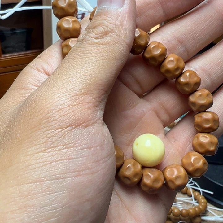 猴头核桃吊坠奶酪