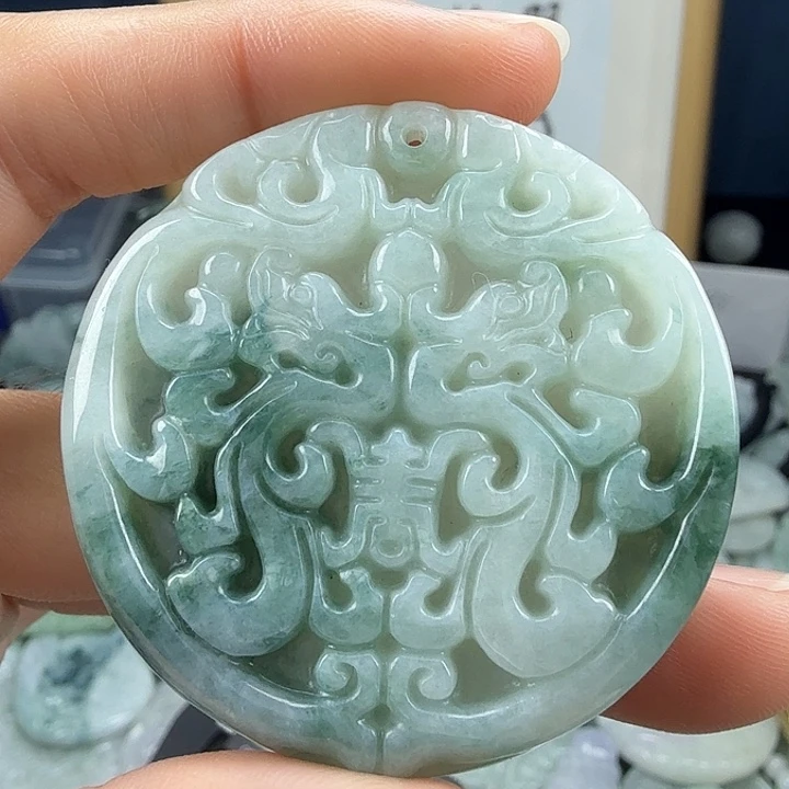 翡翠未镶嵌颈饰翡翠