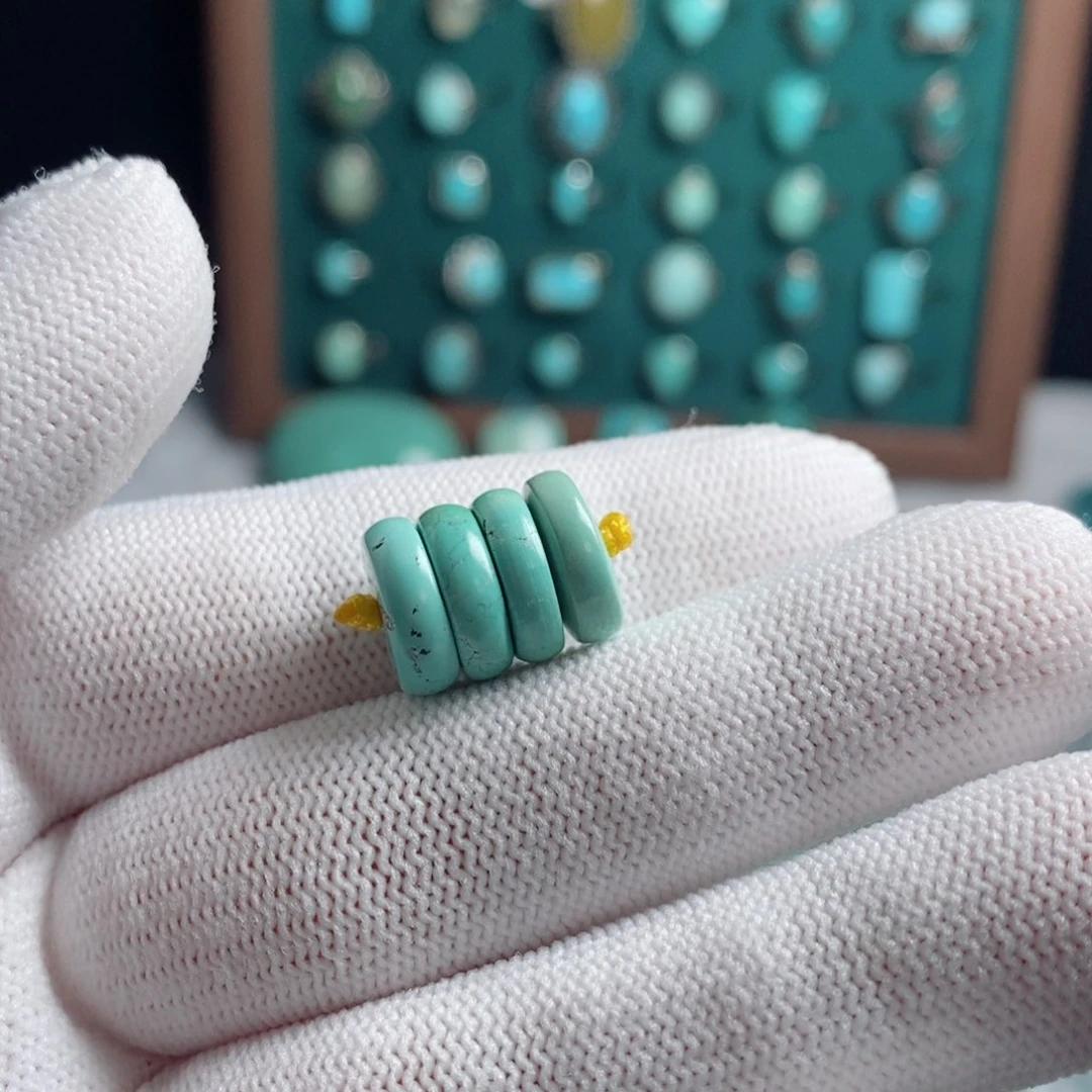 绿松石颈饰未镶嵌