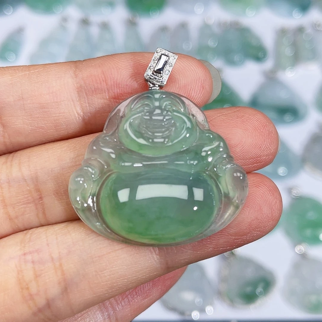 翡翠18K金镶嵌颈饰吊坠
