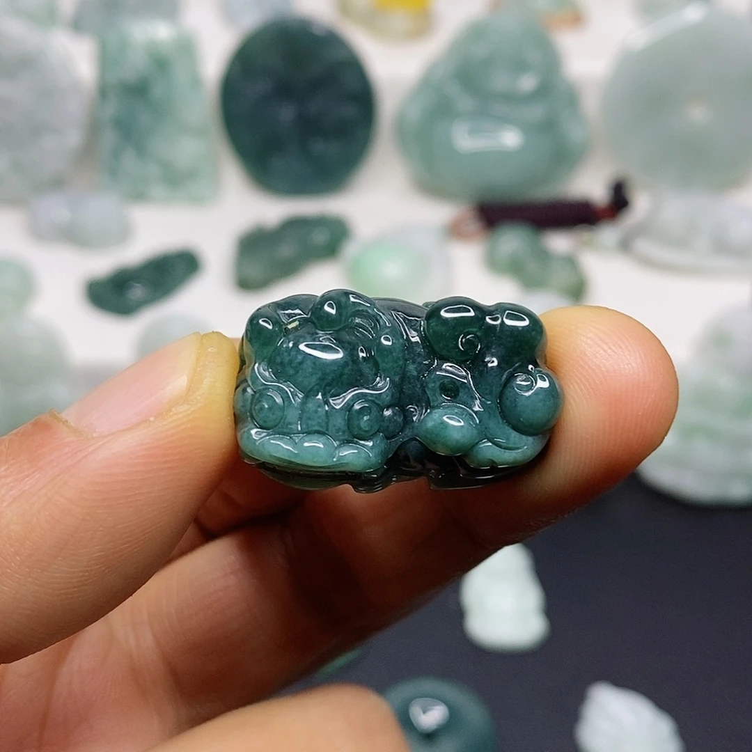 翡翠颈饰未镶嵌吊坠