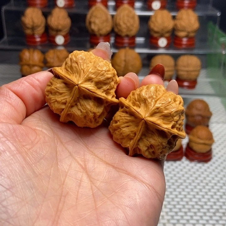 文玩核桃把件4玉牡丹三棱