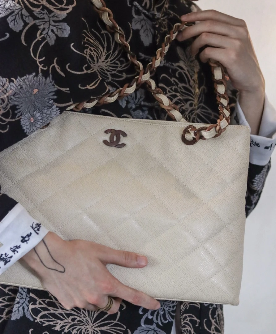 95新 Chanel/香奈儿 奶茶色梨花木鱼子酱托特包 40cm 10875154