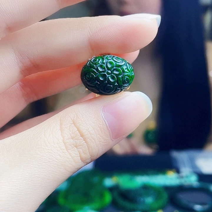 翡翠银S925镶嵌颈饰多样性