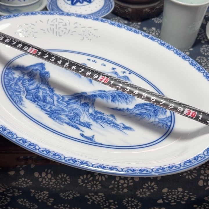 陶青花雕刻福字鱼盘千里江山