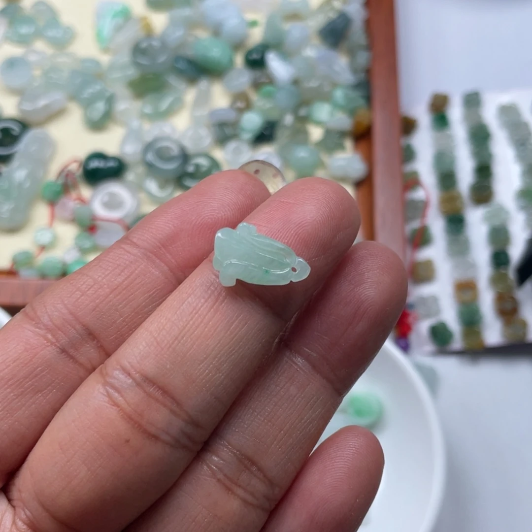 翡翠颈饰未镶嵌77777777