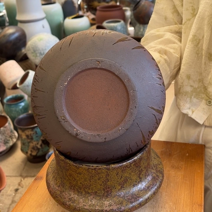 无孔 高12 口16。