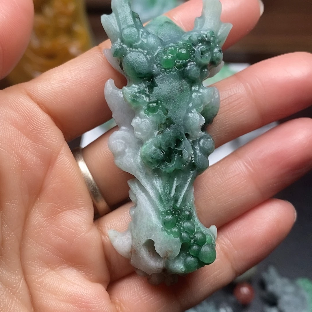阿***辉未镶嵌定制翡翠毛货抛光