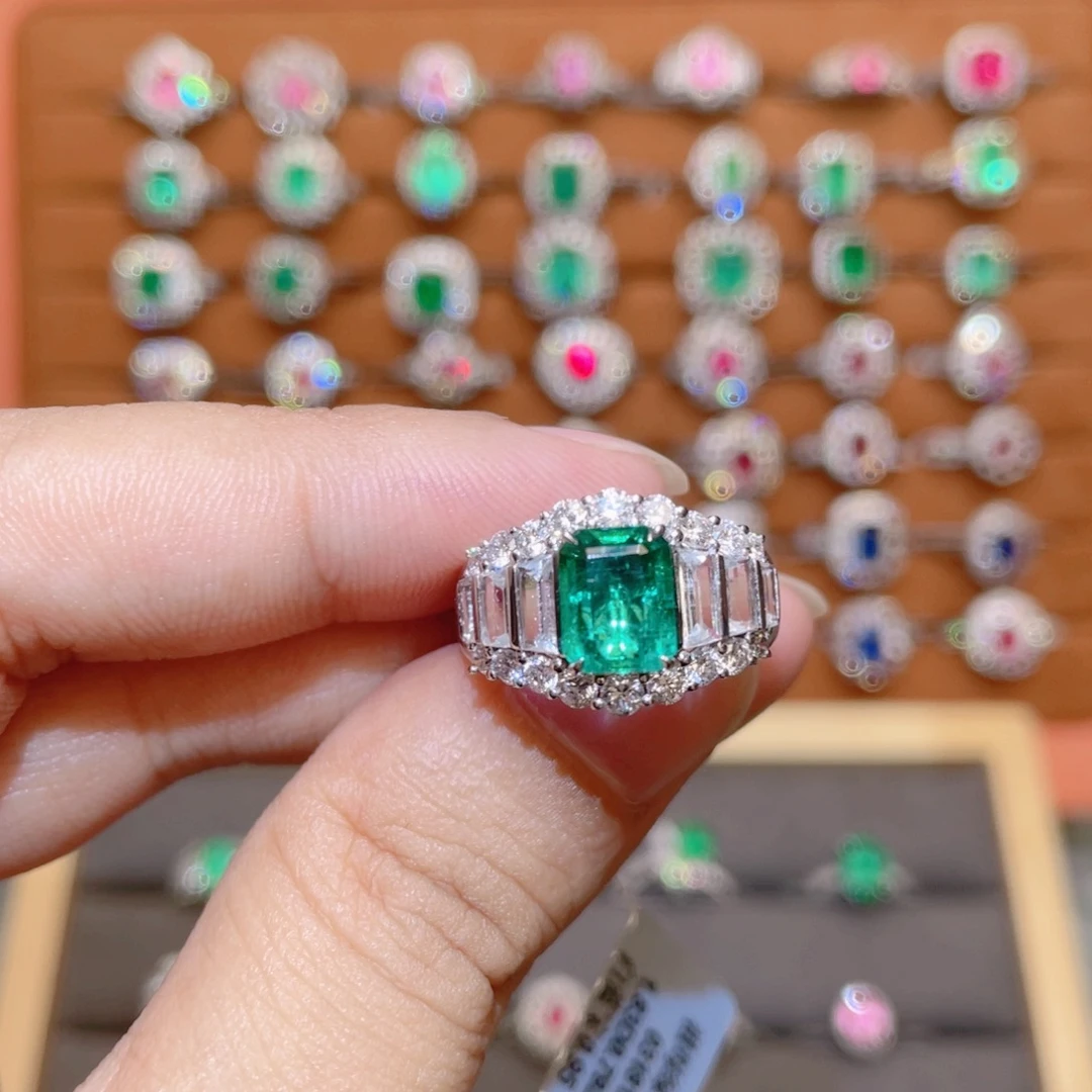 戒指祖母绿18K金镶嵌1.83ct