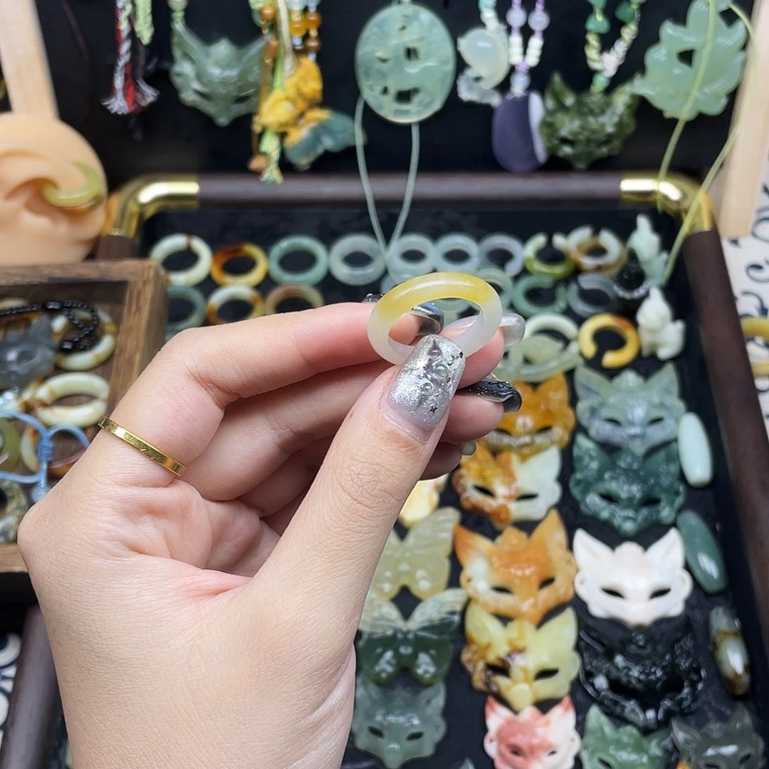 蛇纹石玉未镶嵌颈饰18.1