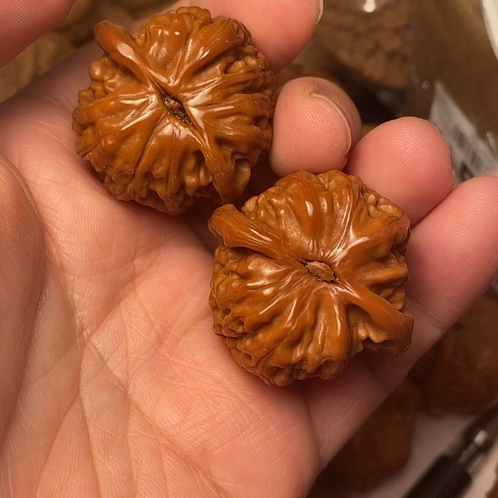 妙****文玩核桃吊坠白35