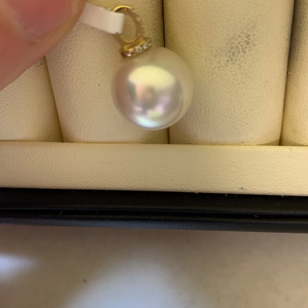 18K金镶嵌海水珍珠吊坠(不含链)