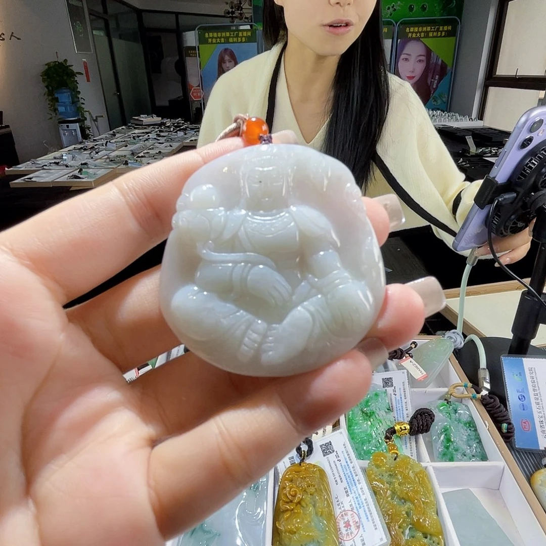 颈饰未镶嵌翡翠一个