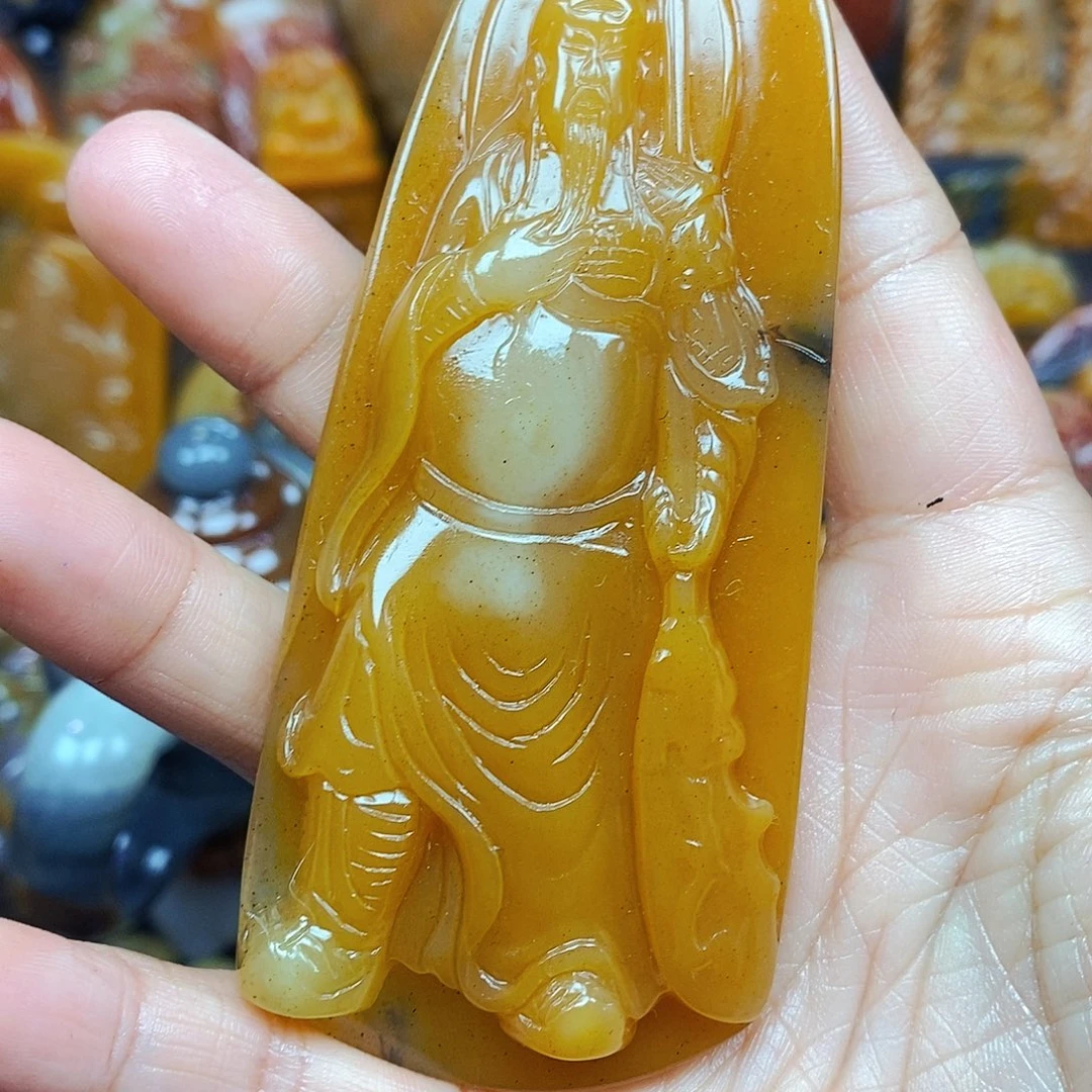 未镶嵌石英质玉（黄龙玉）颈饰