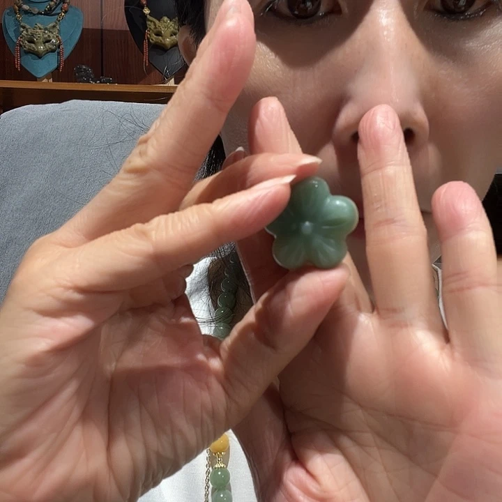 未镶嵌岫玉吊坠(赠链)