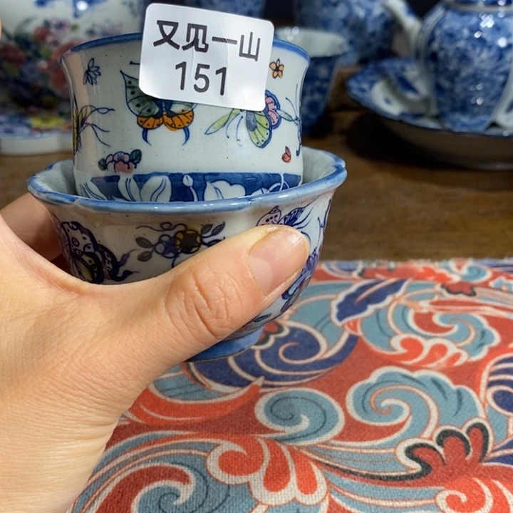 宪****青花瓷景德镇手绘蝴蝶茶杯2个