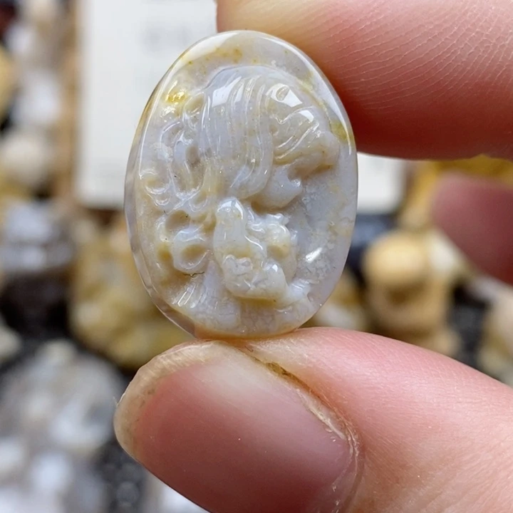 颈饰未镶嵌硅化珊瑚（珊瑚玉）小