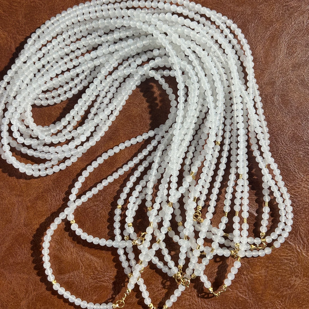 和田玉 冰羊脂老料，百搭链多样性发货拍一发一