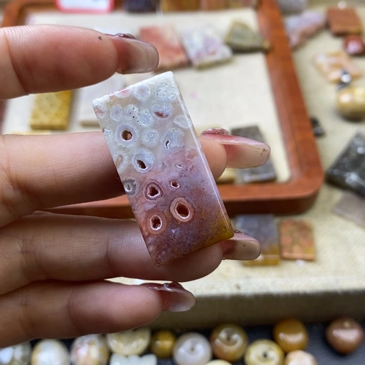 石英岩玉合金颈饰