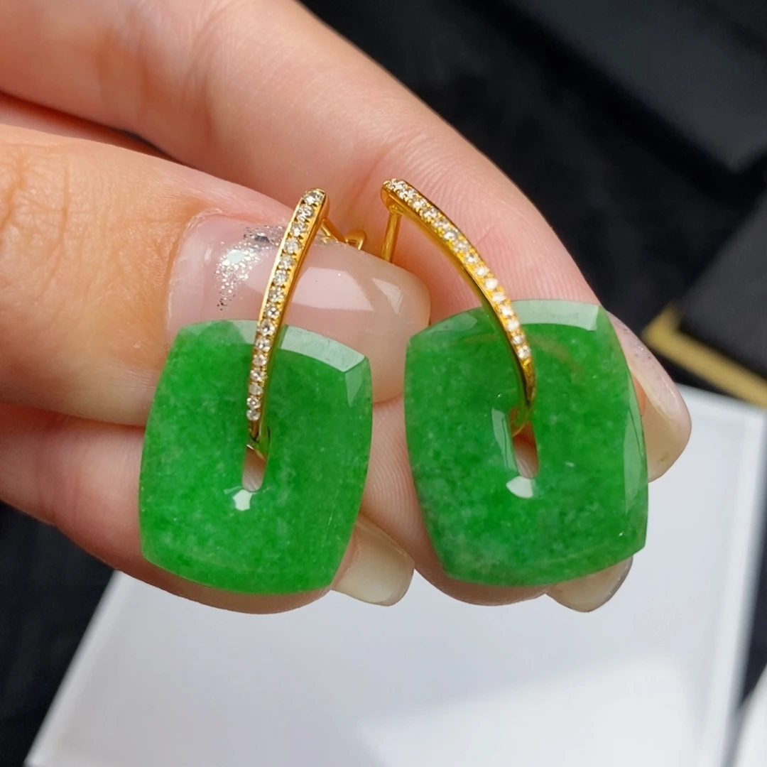 18K金镶嵌翡翠耳饰福贝