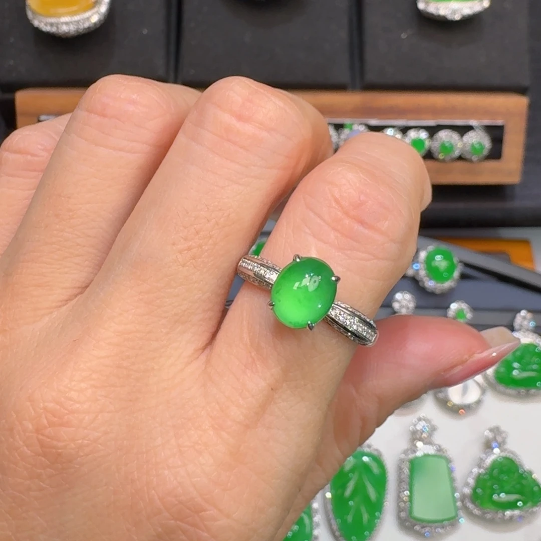 翡翠18K金镶嵌戒指翡翠