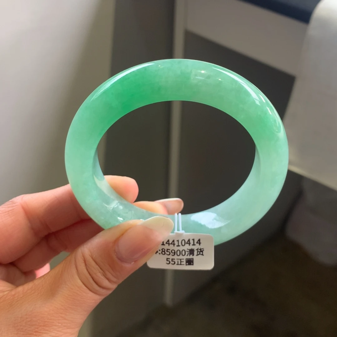 翡翠手镯未镶嵌糯冰果绿55厚装正圈