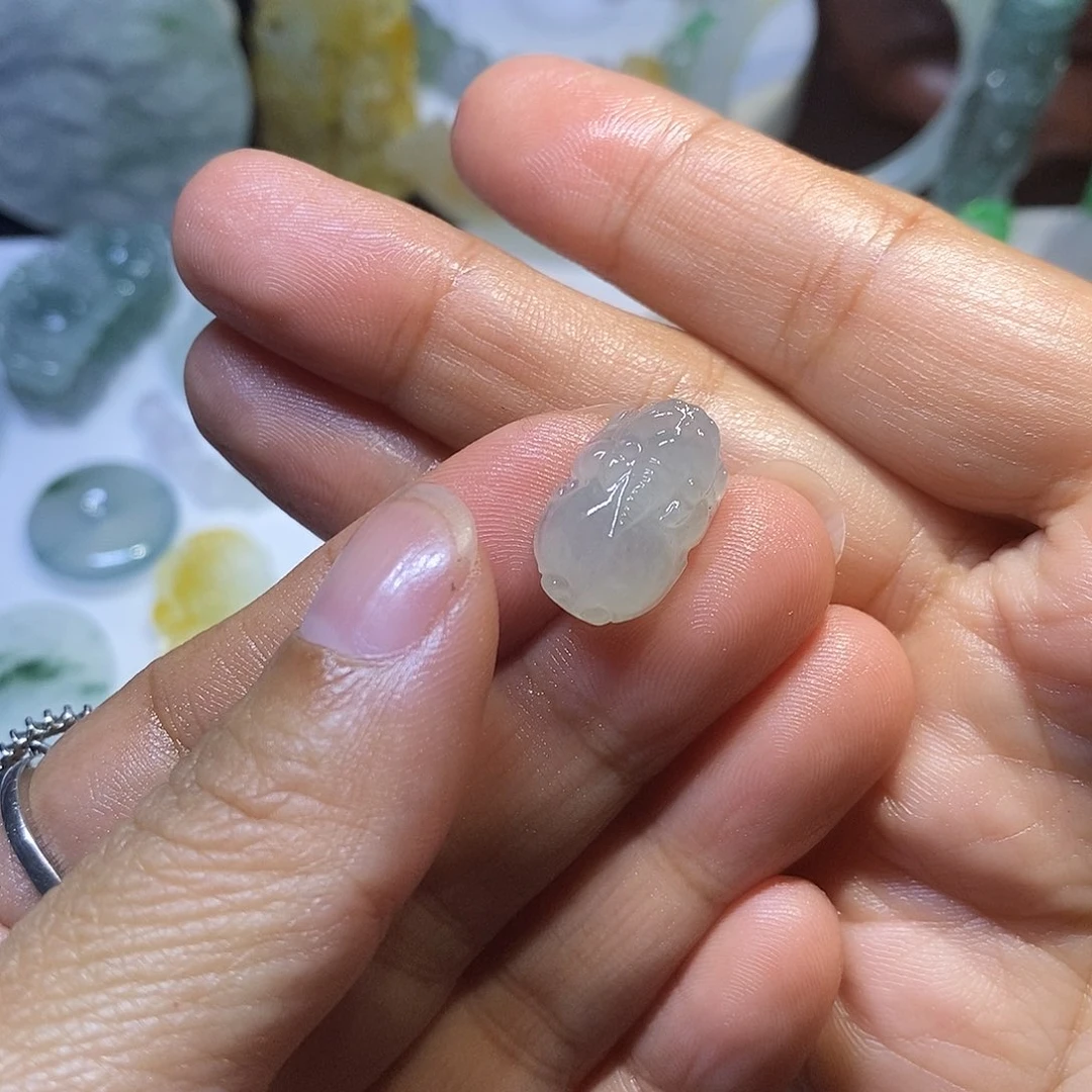 定制翡翠未镶嵌貔貅