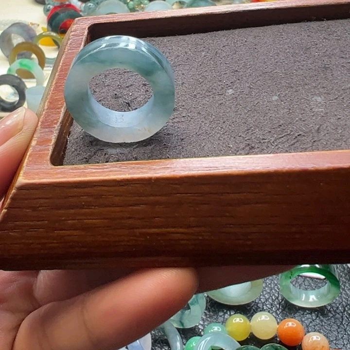 定制翡翠未镶嵌翡翠戒指