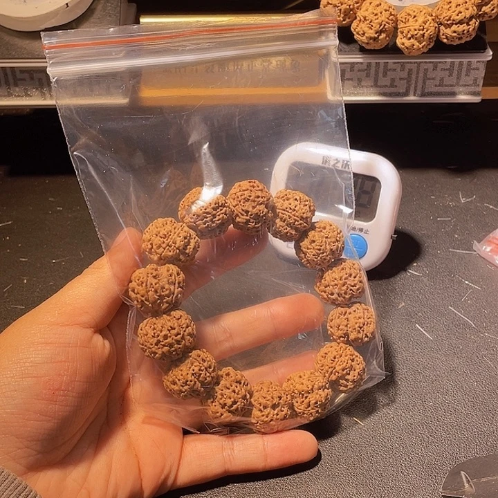 逗***_金刚菩提手串金刚