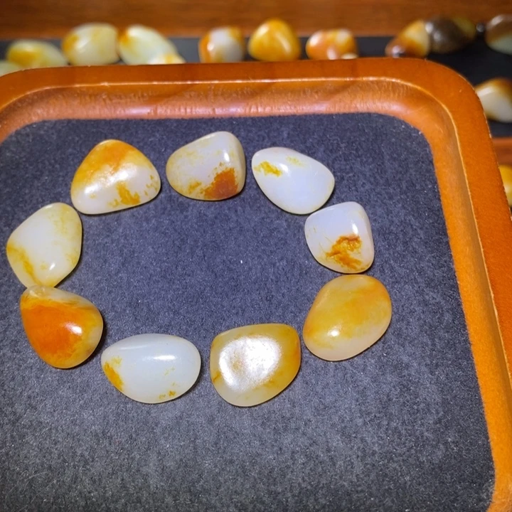 和田玉未镶嵌手串