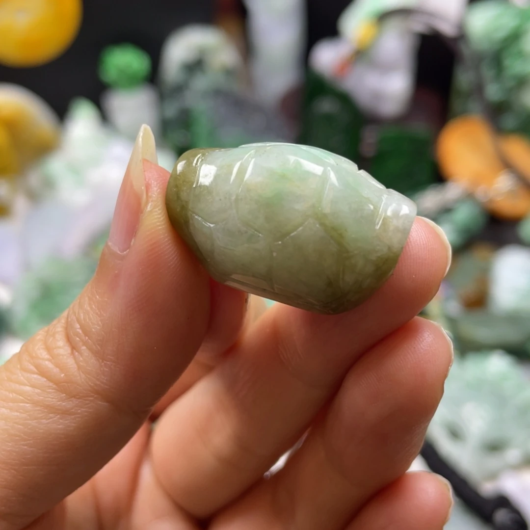翡翠颈饰未镶嵌逸*牌子